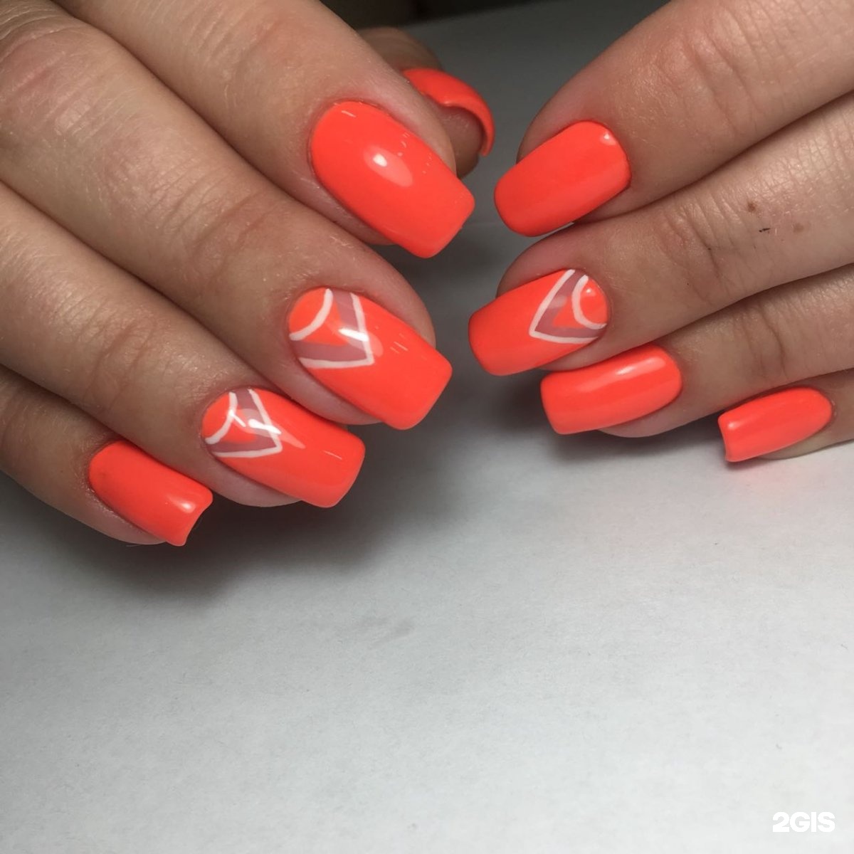 Tiffany петровка. Тиффани нейлс на Петровке. Tiffany Nails, Москва, улица Петровка.