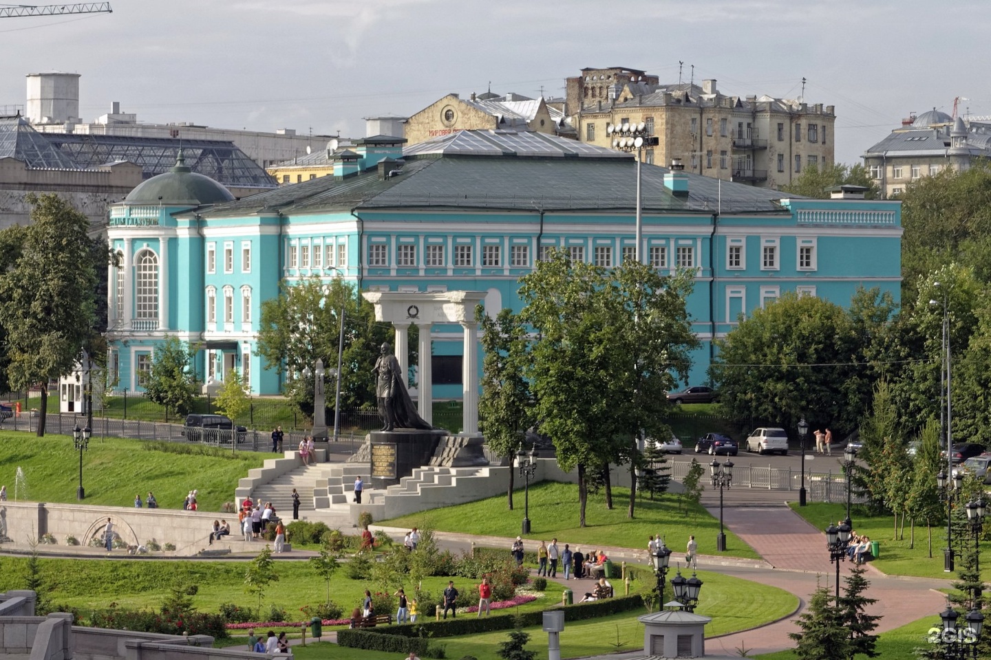 Московская государственная картинная. Галерея Глазунова фасад. Фасад здания галереи Ильи Глазунова. Улица Волхонка 2022.