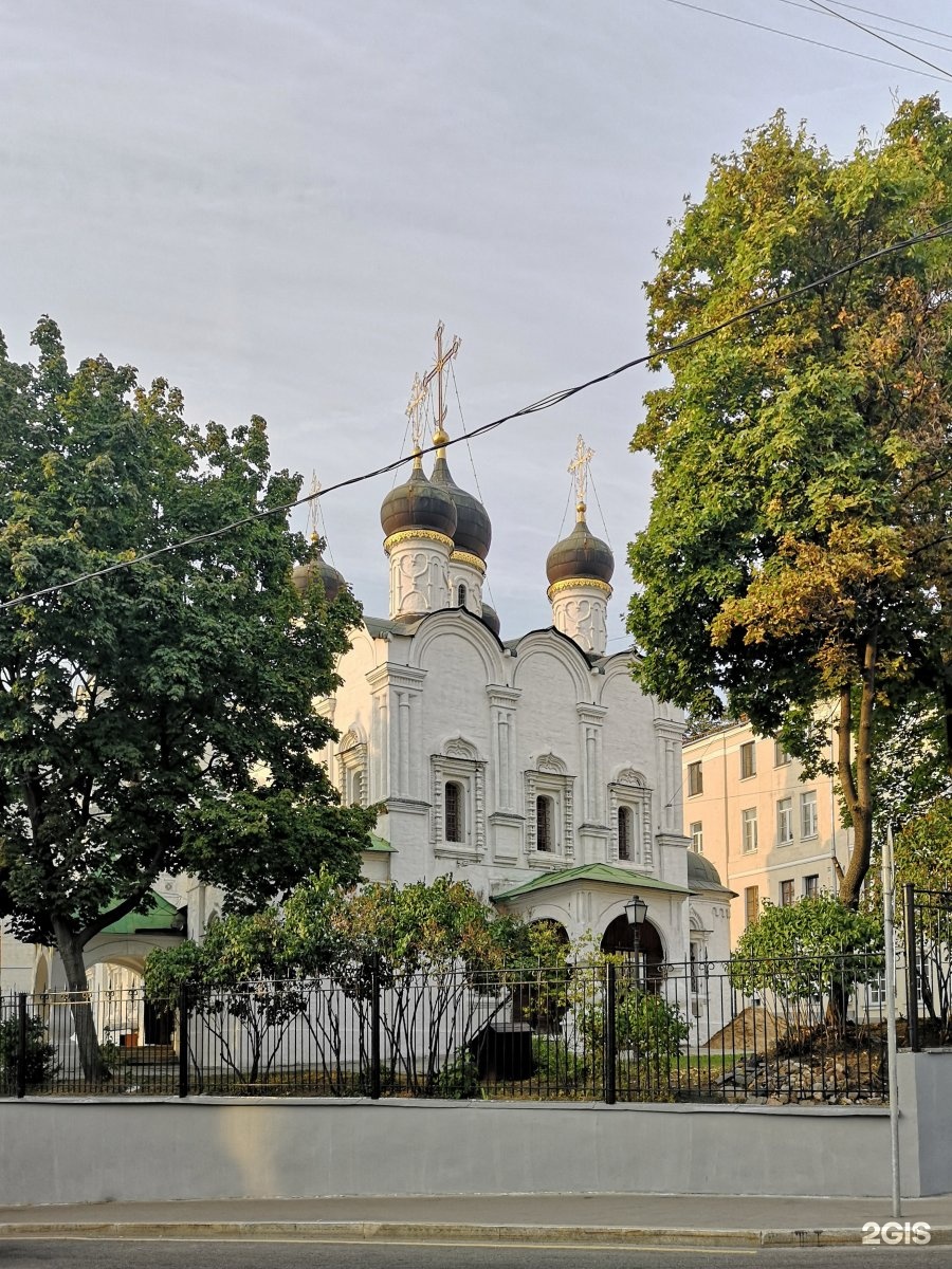 Церковь князя владимира москва. Храм князя Владимира в старых Садех. Храм Святого Владимира Старосадский переулок. Церковь Владимира в Старосадском переулке (1514 г.). Храм князя Владимира в Самаре.