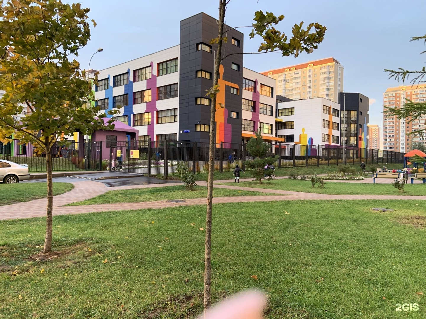 Гбоу школа 2089 москва. Школа улица льва яшина д. Школа 2 некрасовка. Школа 2 некрасовка. Улица льва яшина 3 школа 1595.