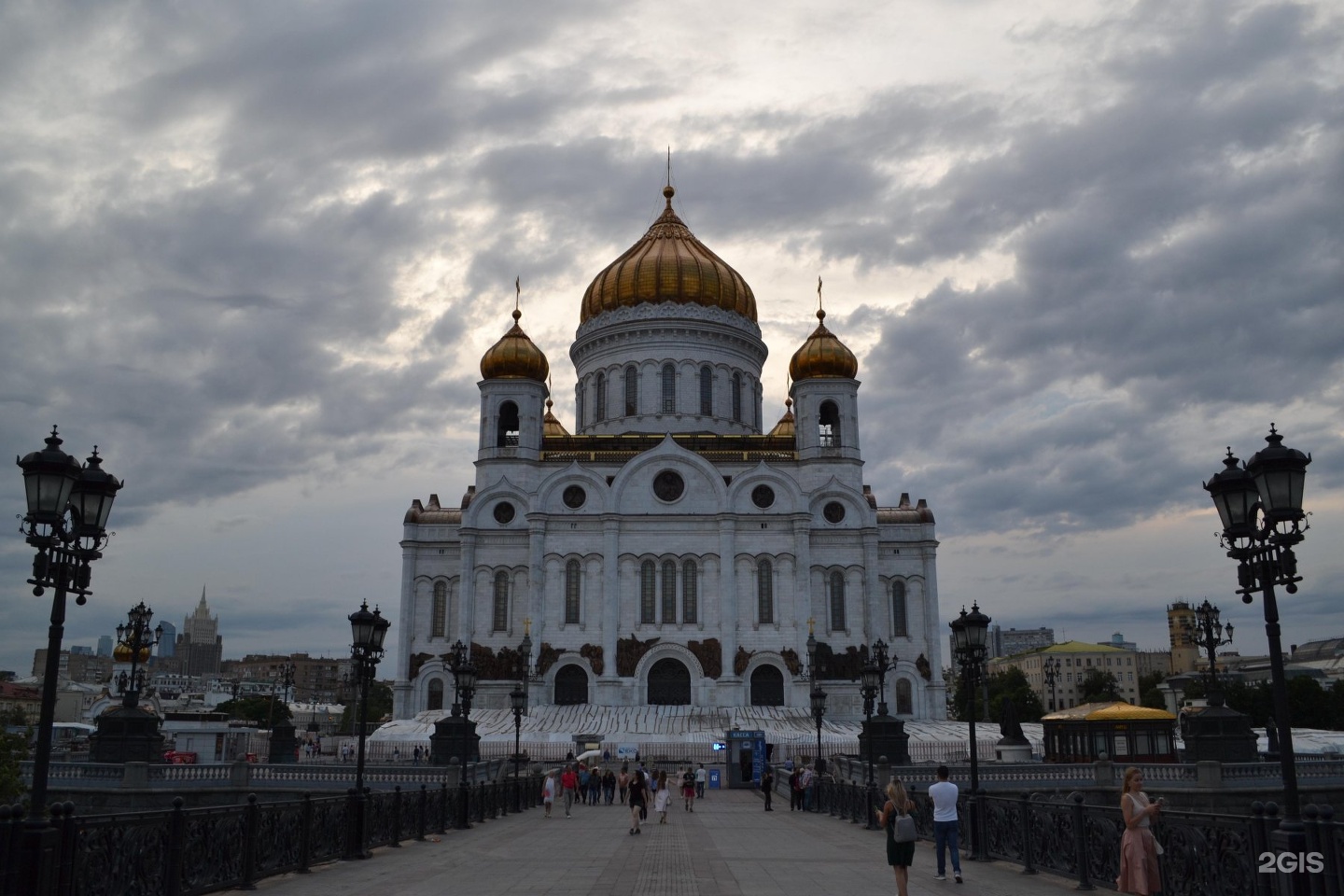 Храм Христа Спасителя Москва осень