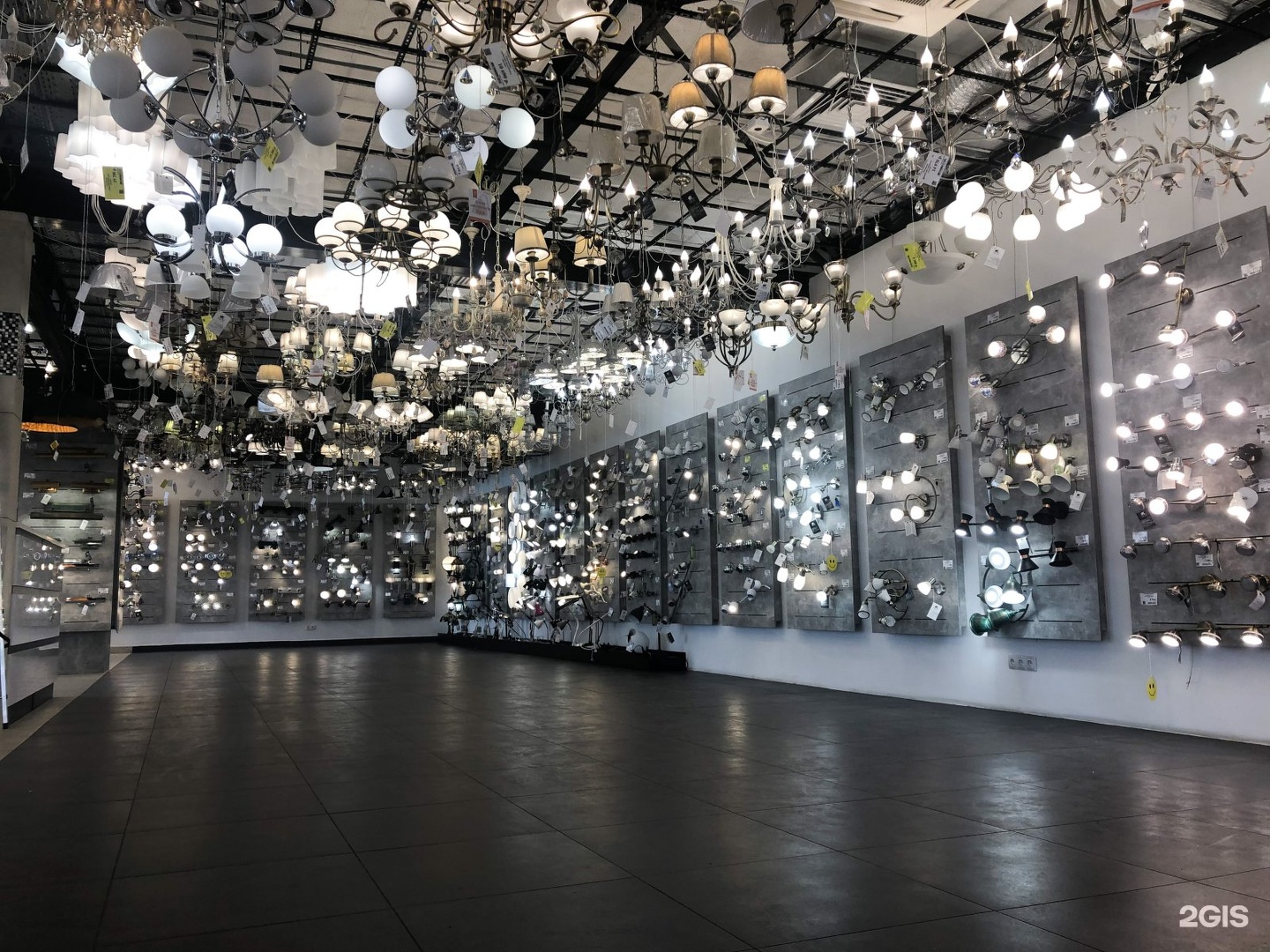 Люстры воронеж. Фандеко светильники. Фандеко оренбург люстры. Фандеко бра. Фандеко светильники.