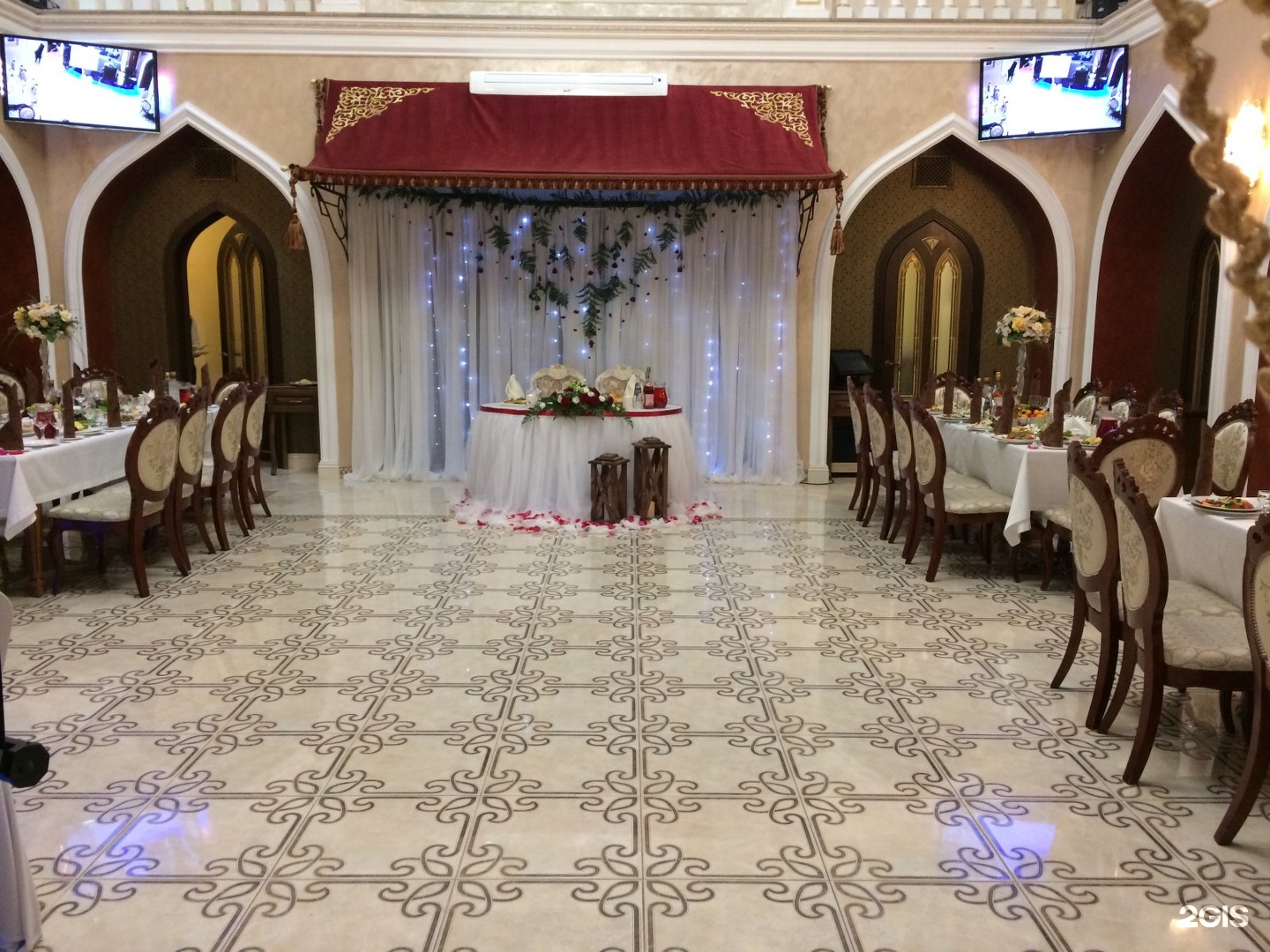 бакинский дворик ресторан