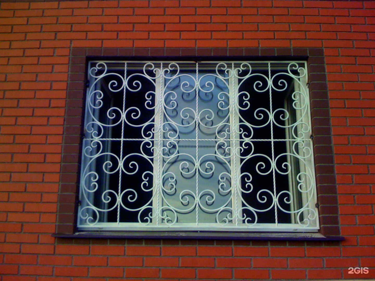 Купить решетки от производителя. Решетки на окна. Кованые решетки на окна. Решетка на окно металлическая. Кованые металлические окон решетки.
