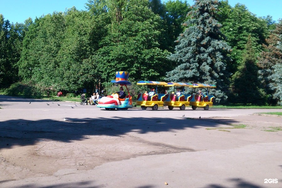 Парк победы липецк аттракционы. Парк Быханов сад Липецк. Парки Липецка Быханов сад. Гагаринский сквер Липецк. Парк Быханов сад Липецк аттракционы.