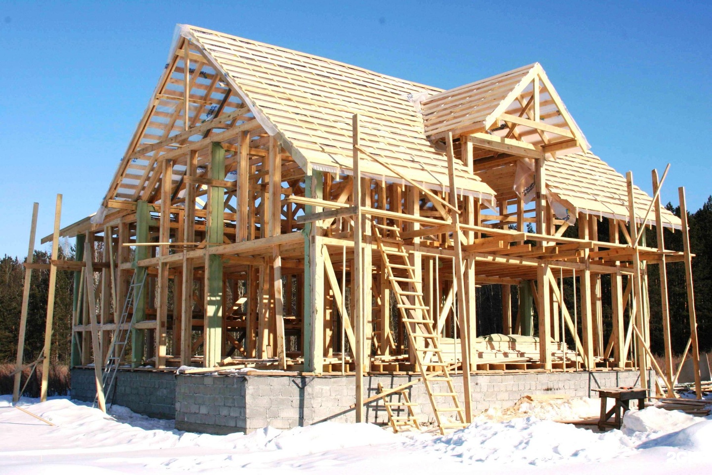 строительство домов зимой плюсы и минусы