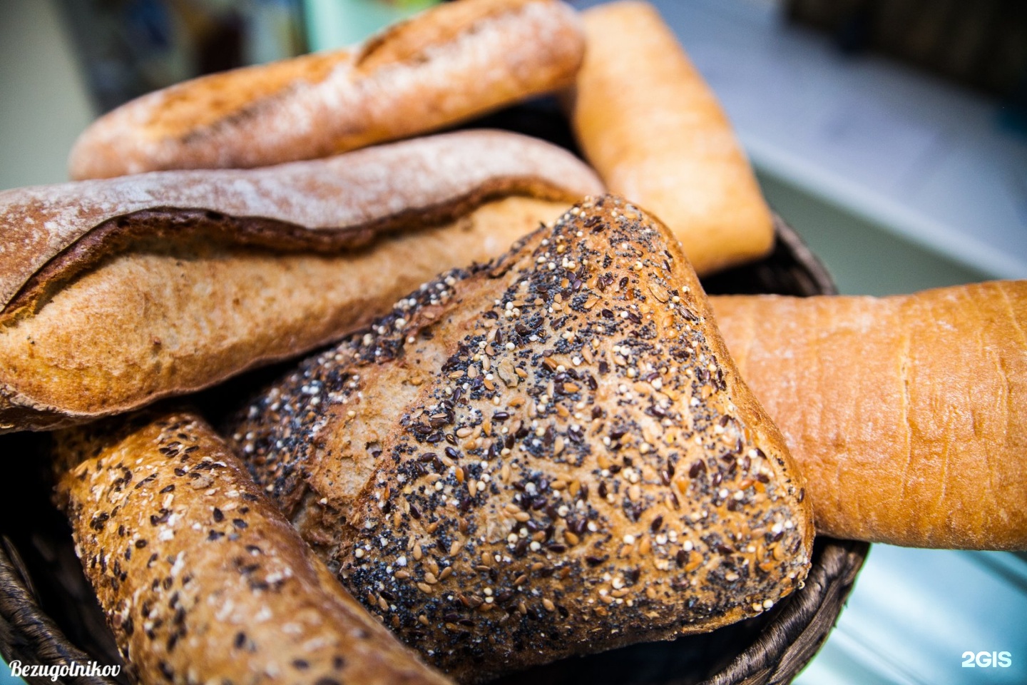 Cafe boulangerie. Буланжери Астрахань. Буланжери Кирова. Стул Boulangerie. Астрахань пекарня на Кировой.