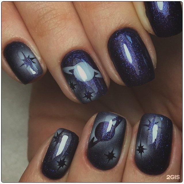 Les nails озерная. Космос на ногтях аэрографом. Маникюр аэрография космос. Аэрография ногтей космос на ногтях. Маникюр космос аэрографом.