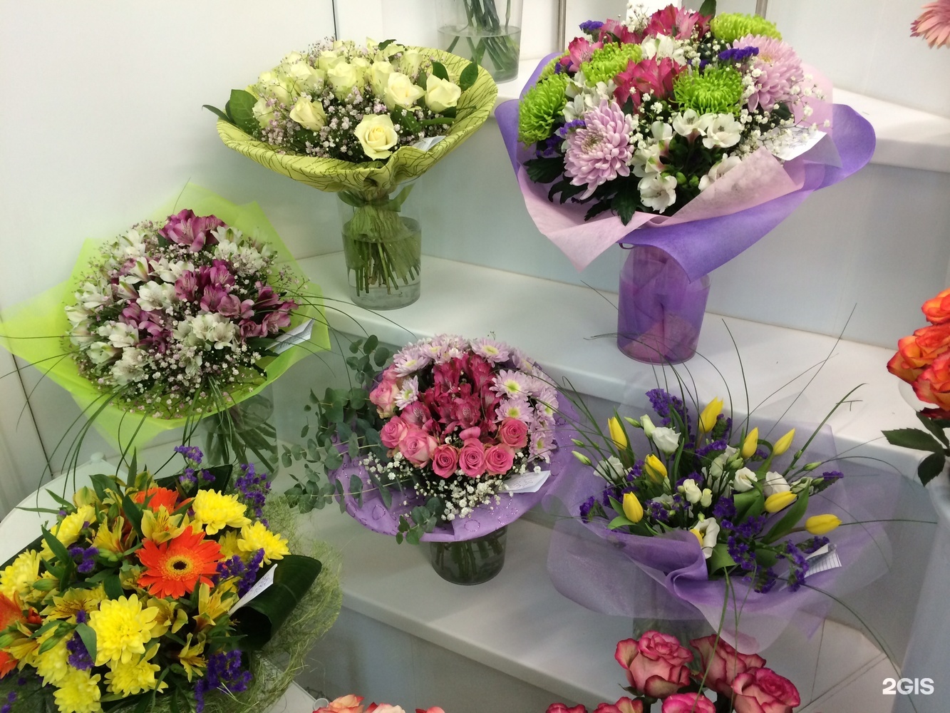 южно-сахалинск цвета. площадь гагарина петрозаводск цветник. ю сахалинск цветы. цветочный южно сахалинск. солана цветы южно-сахалинск.