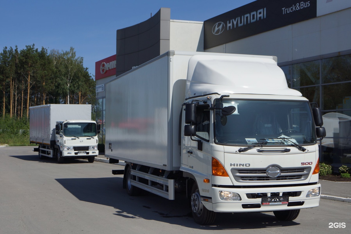 Грузовик дилер. Hino 500 2019. Hino 500 с высокой крышей. Hino 500 2019 правый руль. Hino 500 2008.