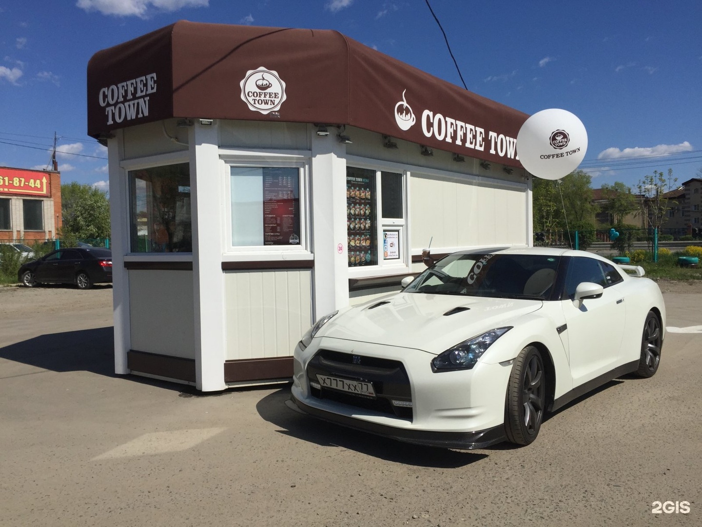 Кофейня кофе пит. Coffee Machine автокафе. Кофе Таун Хабаровск. Павильон для автокафе. Кофейня для автомобилистов.