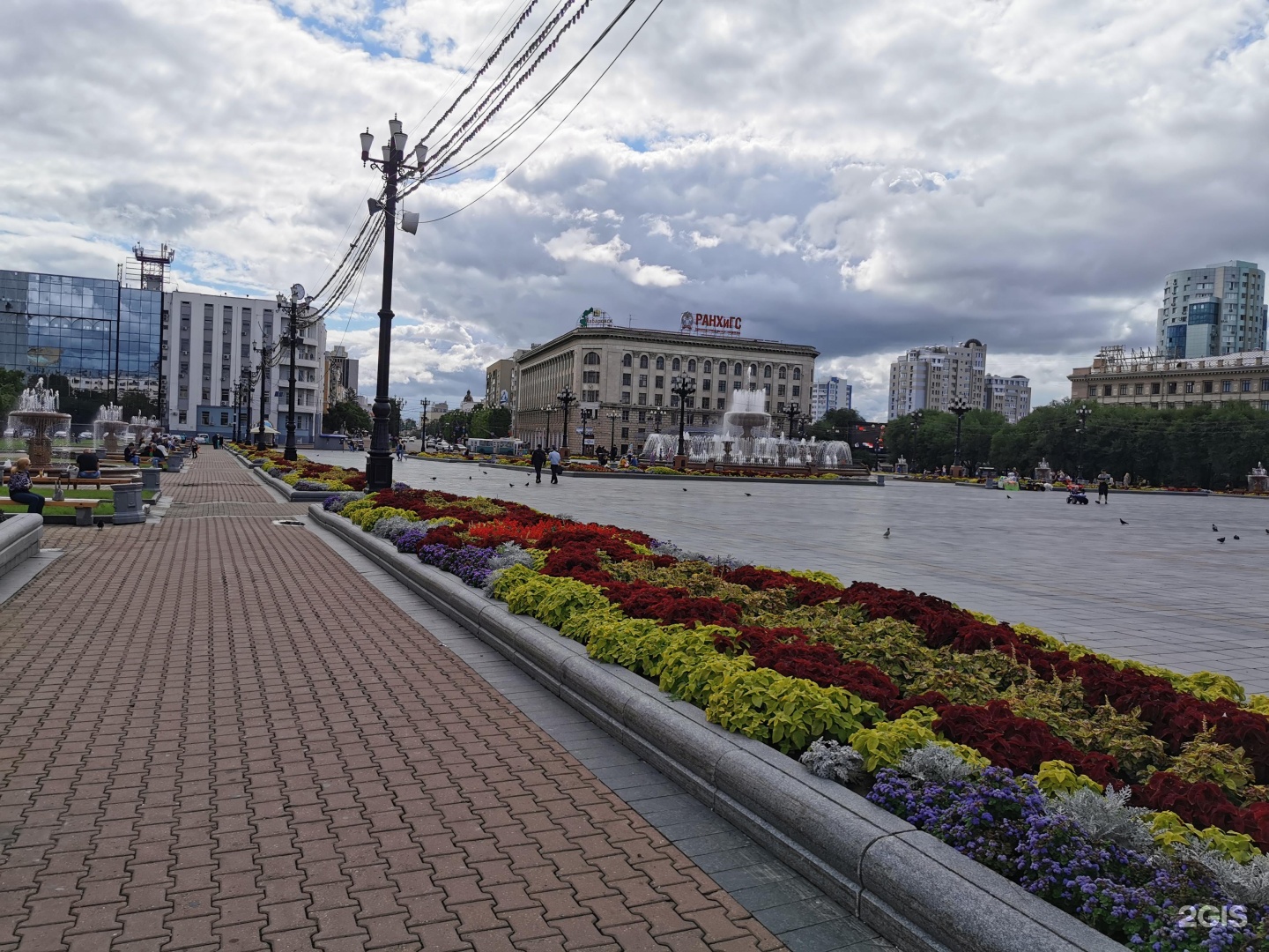 Площадь хабаровска. Площадь Хабаровска 2020. Летние площади в Хабаровске. Площадь Пушкина Хабаровск. Хабаровск площадь Ленина трибуна.