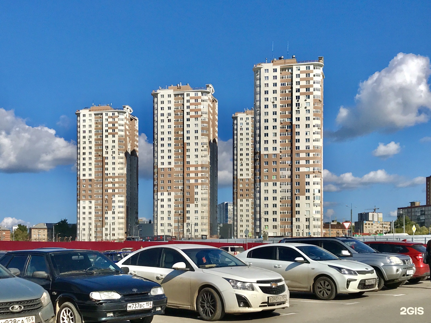 Аляска ш космонавтов 217 фото Полёт, жилой комплекс, шоссе Космонавтов, 215 в Перми - 2ГИС