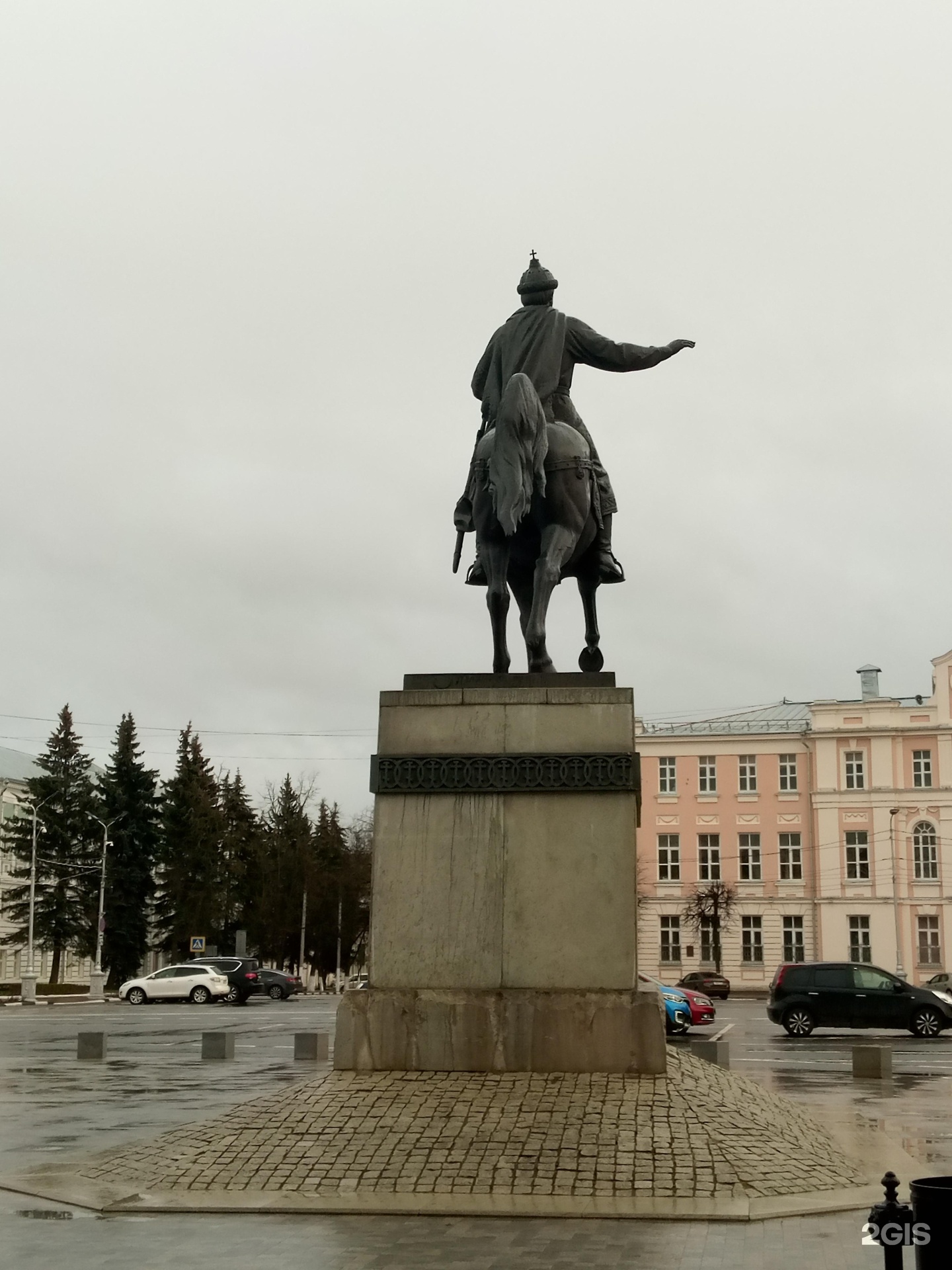 Памятник тверскому в твери