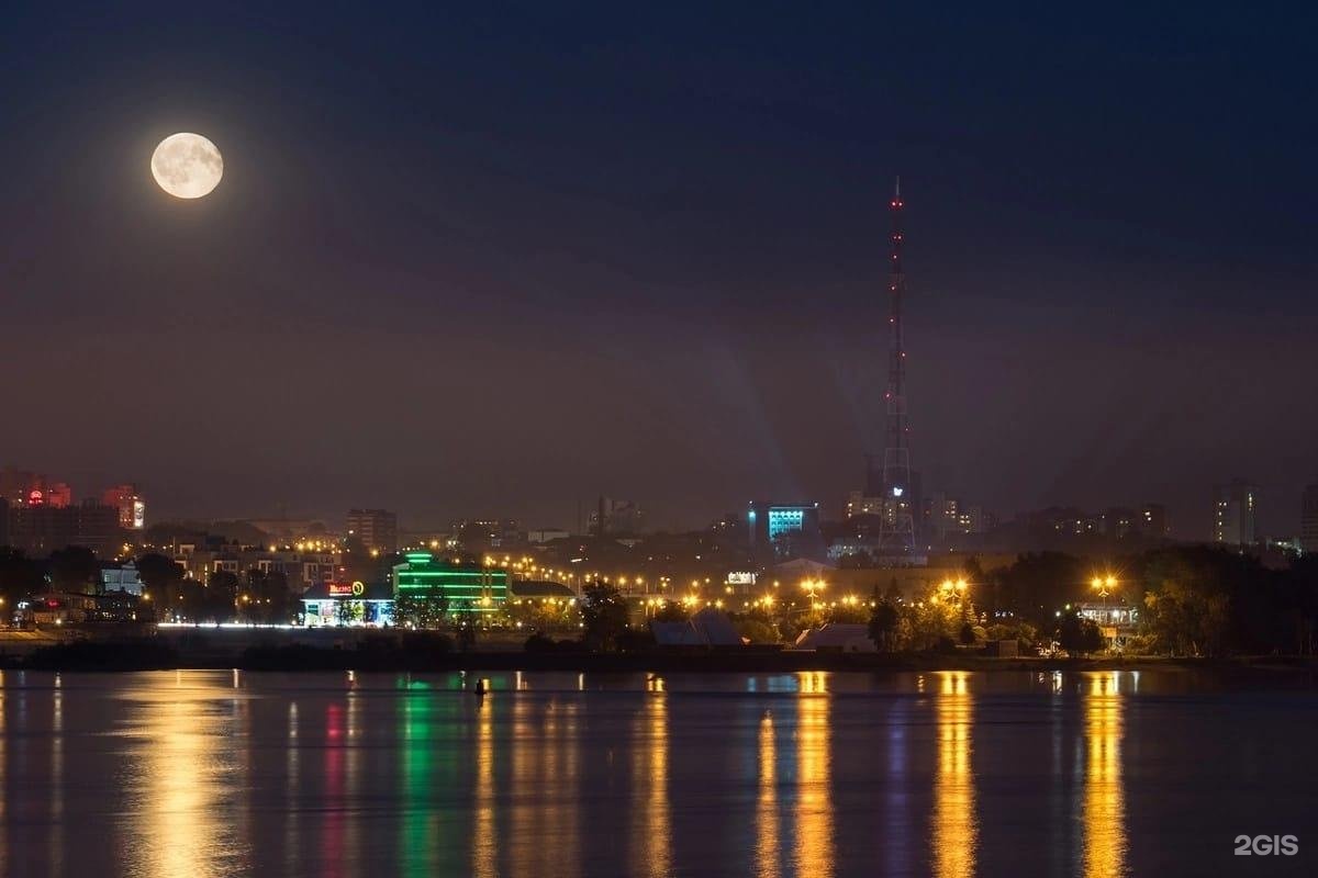 Нижняя набережная иркутск зимой. Модные стены иркутск. Салон обоев. Обои иркутск. Ночной иркутск.