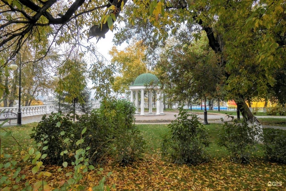 Загородный сад ярославль. Александровский загородный сад Тюмень. Загородный парк Тюмень. Андреевский сад Тюмень. Тюмень осенью Александровский парк.