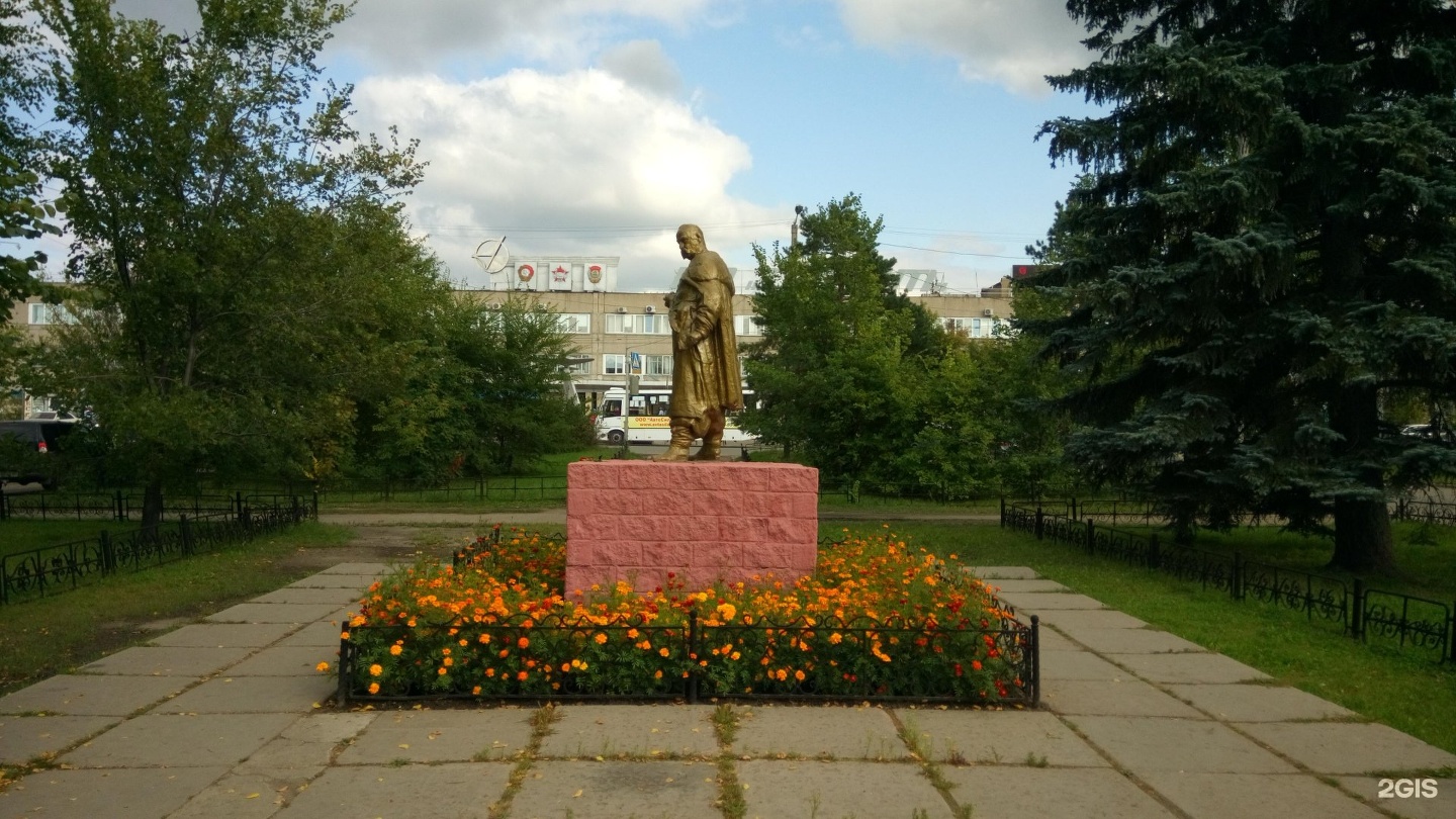 Памятники б. Омск Богдана Хмельницкого памятник. Памятник Богдану Хмельницкому в Омске. Памятник Богдана Хмельницкого г. Омск.