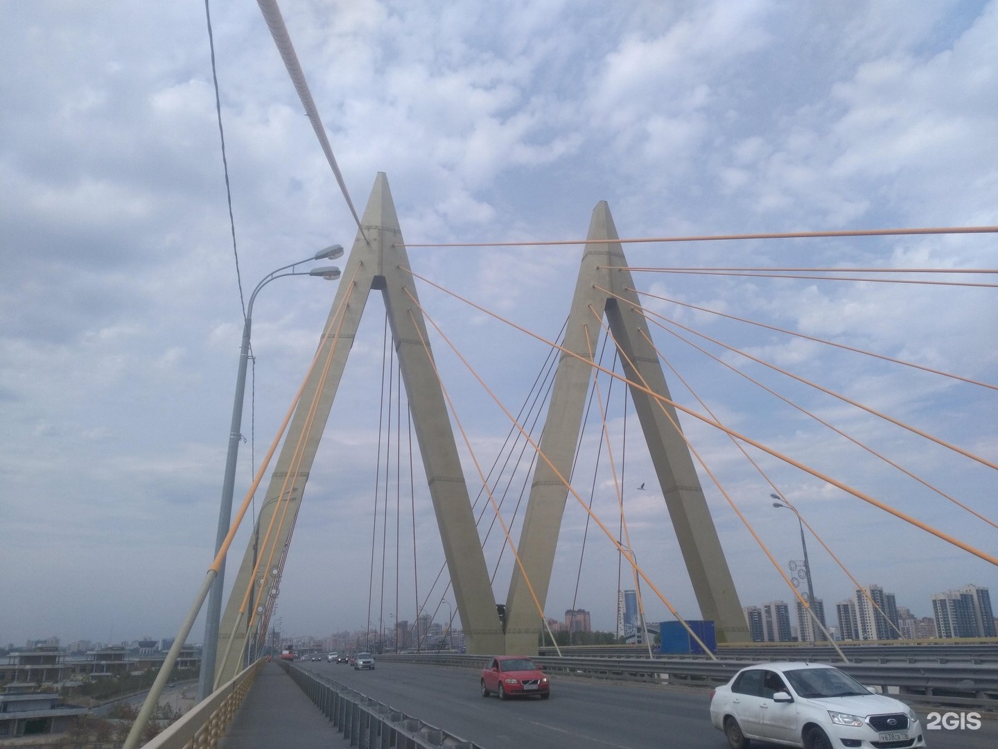 Мост Миллениум снизу