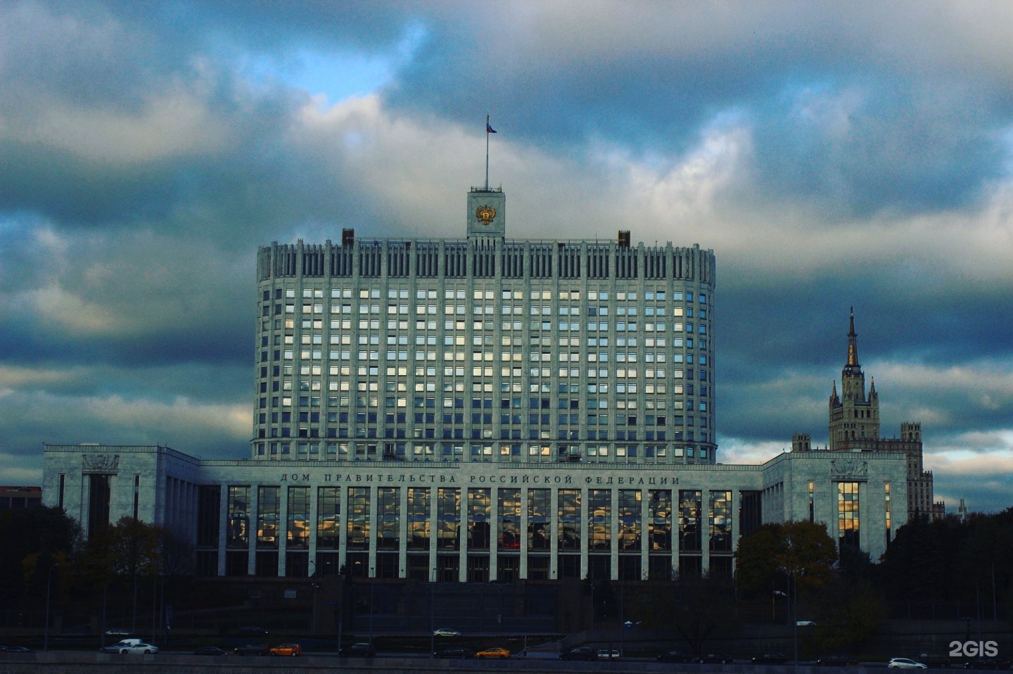 здание правительства в москве