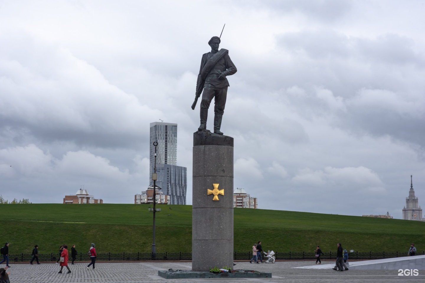 Воин москва. Памятник героям первой мировой войны (Москва). Памятник герою первой мировой войны парк Победы. Памятник 1 мировой войне в Москве. Памятник героям первой мировой войны (Краснодар).