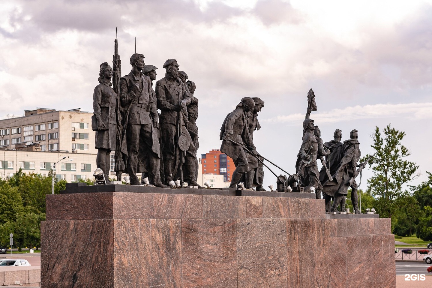 Защитник санкт петербурга. Монумент героическим защитникам Санкт-Петербург. Монумент защитникам Ленинграда в Санкт-Петербурге Аникушин. Монумент защитникам Ленинграда на площади Победы. Героическим защитникам Ленинграда Аникушин.