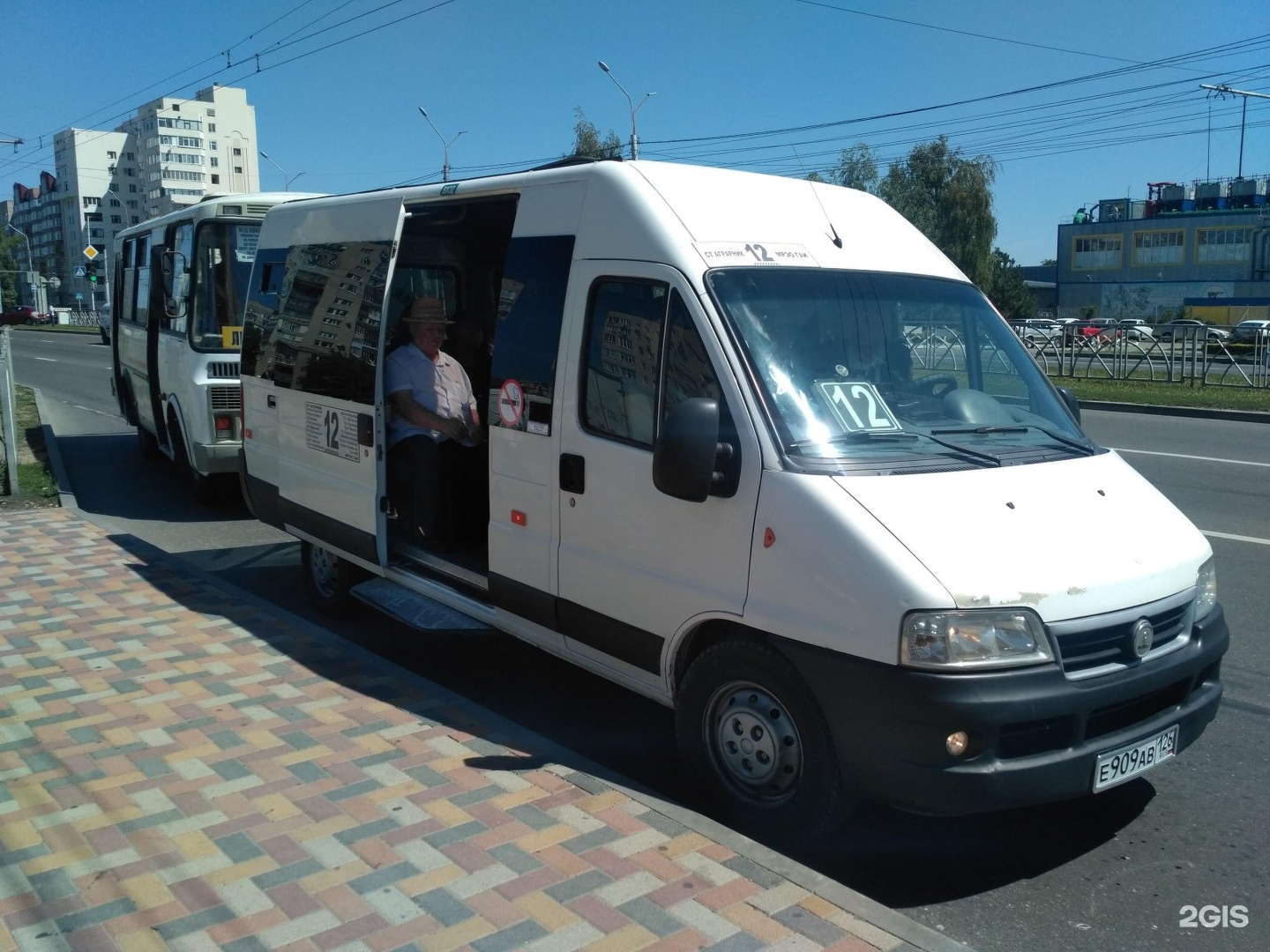 Донецк ставрополь автобус. Маршрутка Ставрополь. Автобус Ставрополь. Маршрут 12 Ставрополь. 20 Автобус Ставрополь.