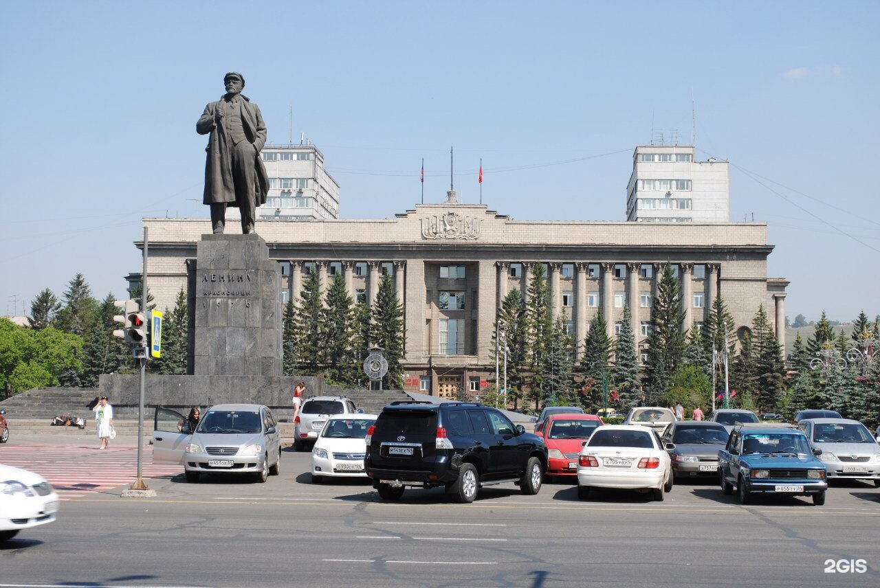 Красноярск 90. Памятник Ленину Красноярск зима. Памятник Ленину в Красноярске фото. Памятник Ленину в Красноярске показать фотографии со всех сторон. Где стоит памятник Ленину в Красноярске.