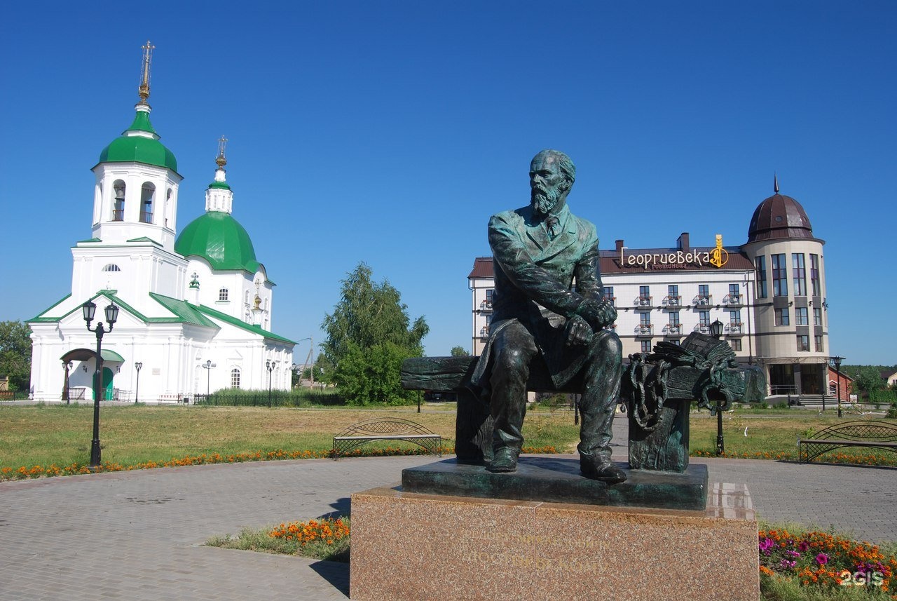 Тобольск памятник. Памятник Достоевскому (Тобольск). Сквер Достоевского Тобольск. Достоевский в Тобольске. Памятник Федору Достоевскому Тобольск.