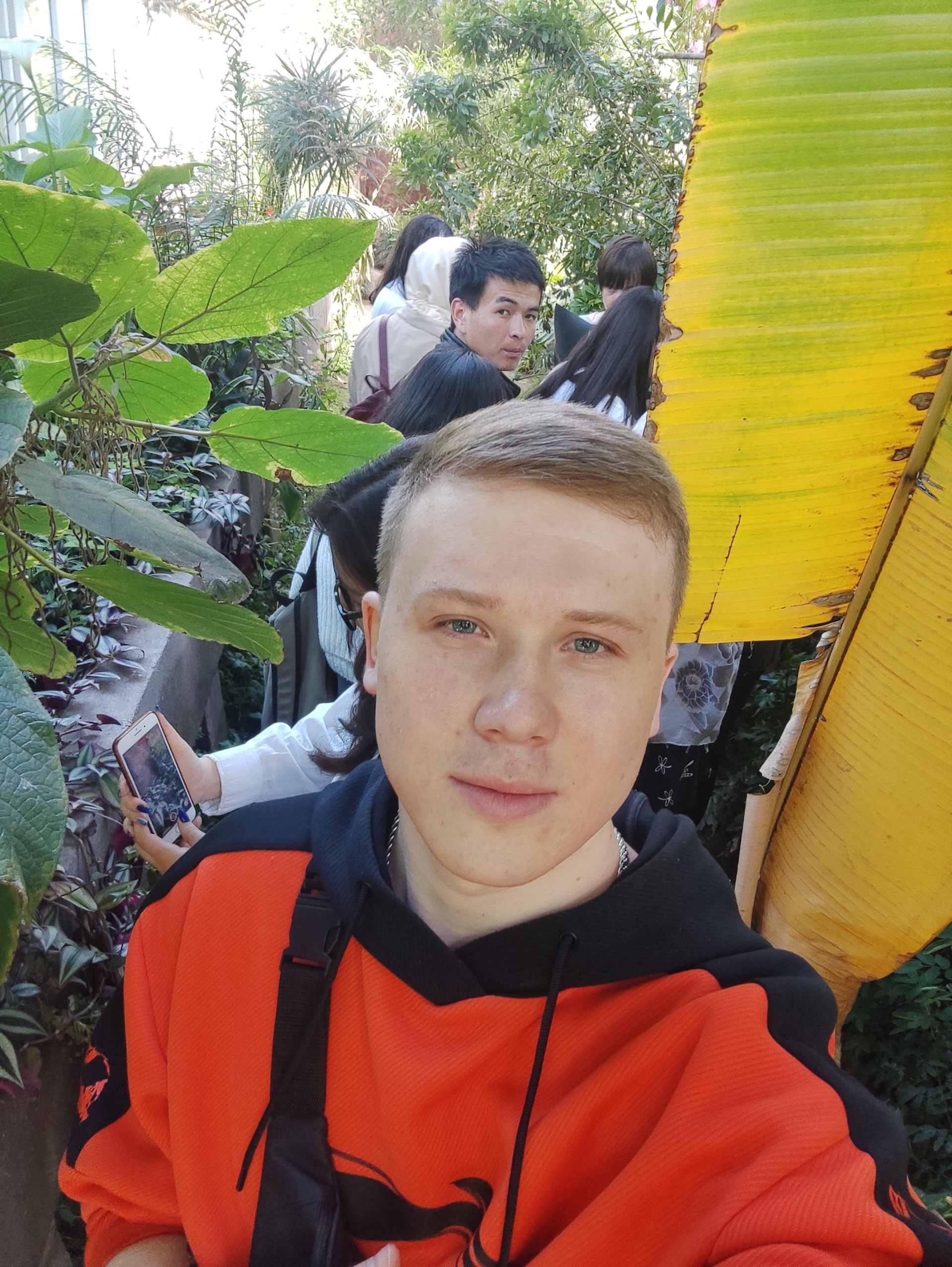 ЗАГС Октябрьского района, ТЦ DK, Нуркамал Жетикашкаевой, 29, Бишкек — 2ГИС