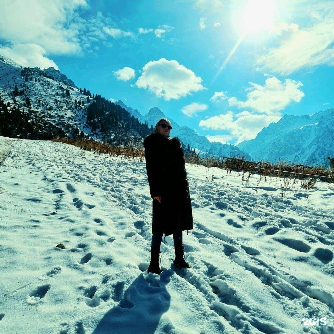 Әйелі ваннада болған кезде күйеуі күңді трахает