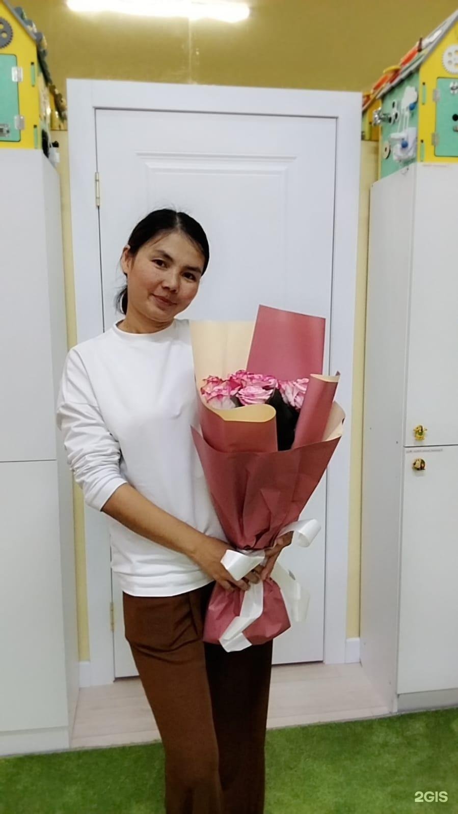 Ақ шұлықтағы орыс әйелдерінің порно видеосы