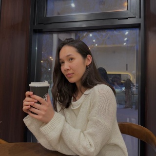 Mushakli qizlar bilan sikish Xotinim xoroz emishni yaxshi koradi