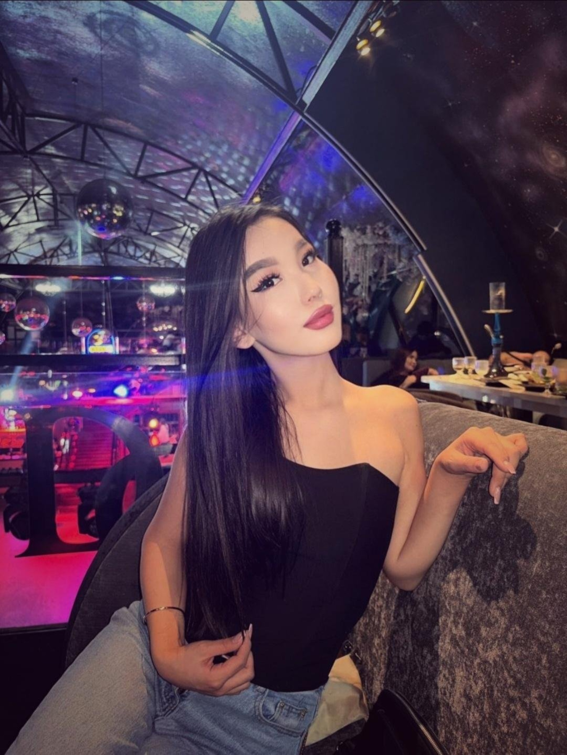 Латина және мулат порнографиясын қараңыз