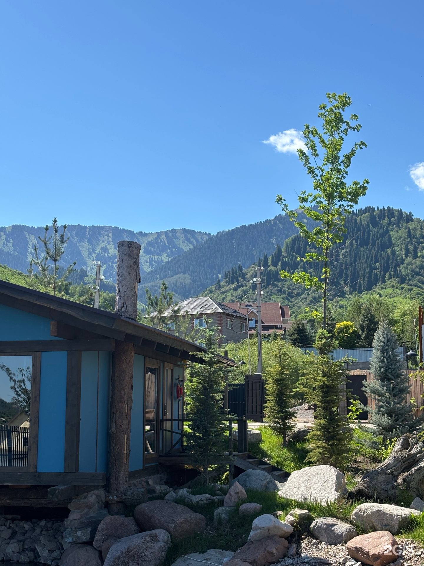 Top Hill Resort