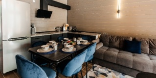 Фроловское: Глэмпинг ‎Барн Вилладж