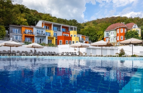 с. Абрау-Дюрсо: Турбаза Круглое озеро