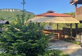 Коттедж Эколодж в Даховской