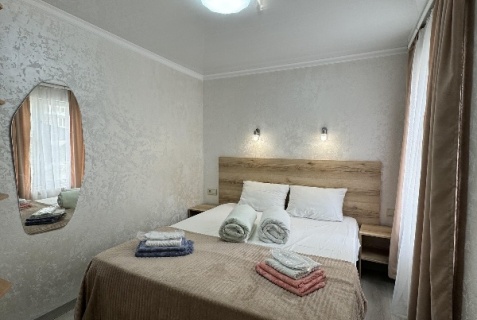 Домбай: Гостевой дом Пихтовый мыс у Марины