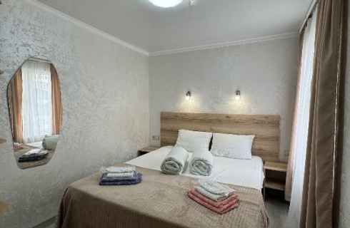 кп. Домбай: Гостевой дом Пихтовый мыс у Марины