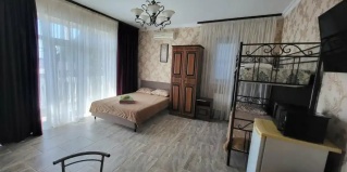 Лазаревское: Отель Четыре сезона