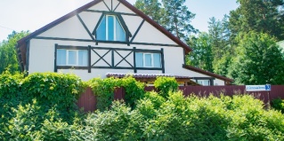 Озерное: Гостевой дом Манжерок