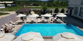 Амзара: Отель Сария