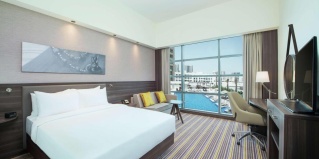 Dubai: Отель Hampton by Hilton Dubai Airport