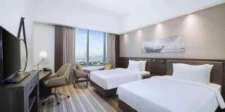 Dubai: Отель Hampton by Hilton Dubai Airport