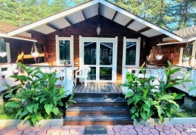 Курортный отель EcoHouse в Пицунде