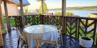 Полазна: Коттедж Домик с камином на склоне