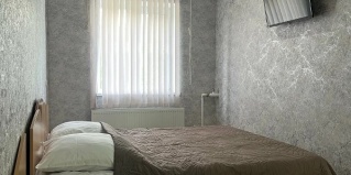 Благодарный: Отель Кристалл