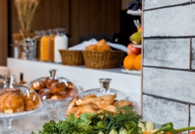 Отель Qazaq Hotel Premium в Шымкенте