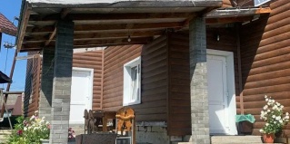 Манжерок: Гостевой дом Ленина