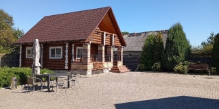 Эммаусс: Отель Эммаусский дворик